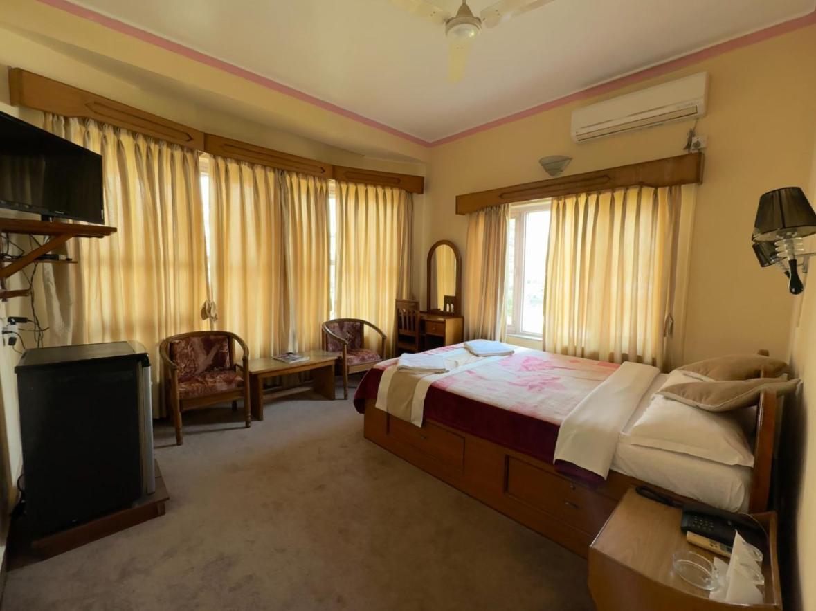 Green Tara Hotel Pokhara Dış mekan fotoğraf