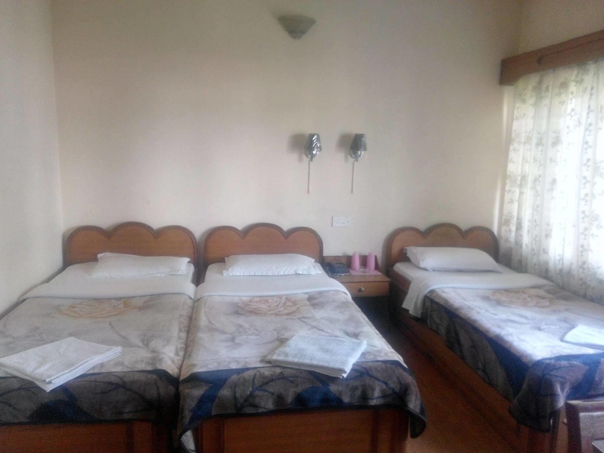 Green Tara Hotel Pokhara Dış mekan fotoğraf